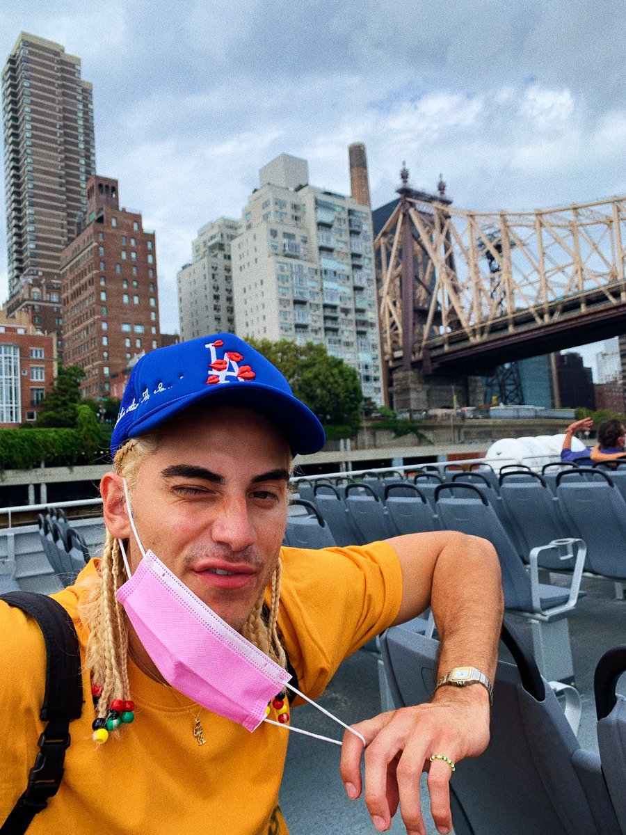 zackarceyut's tweet photo. 4 days in nyc https://t.co/1xNXlVIfFh