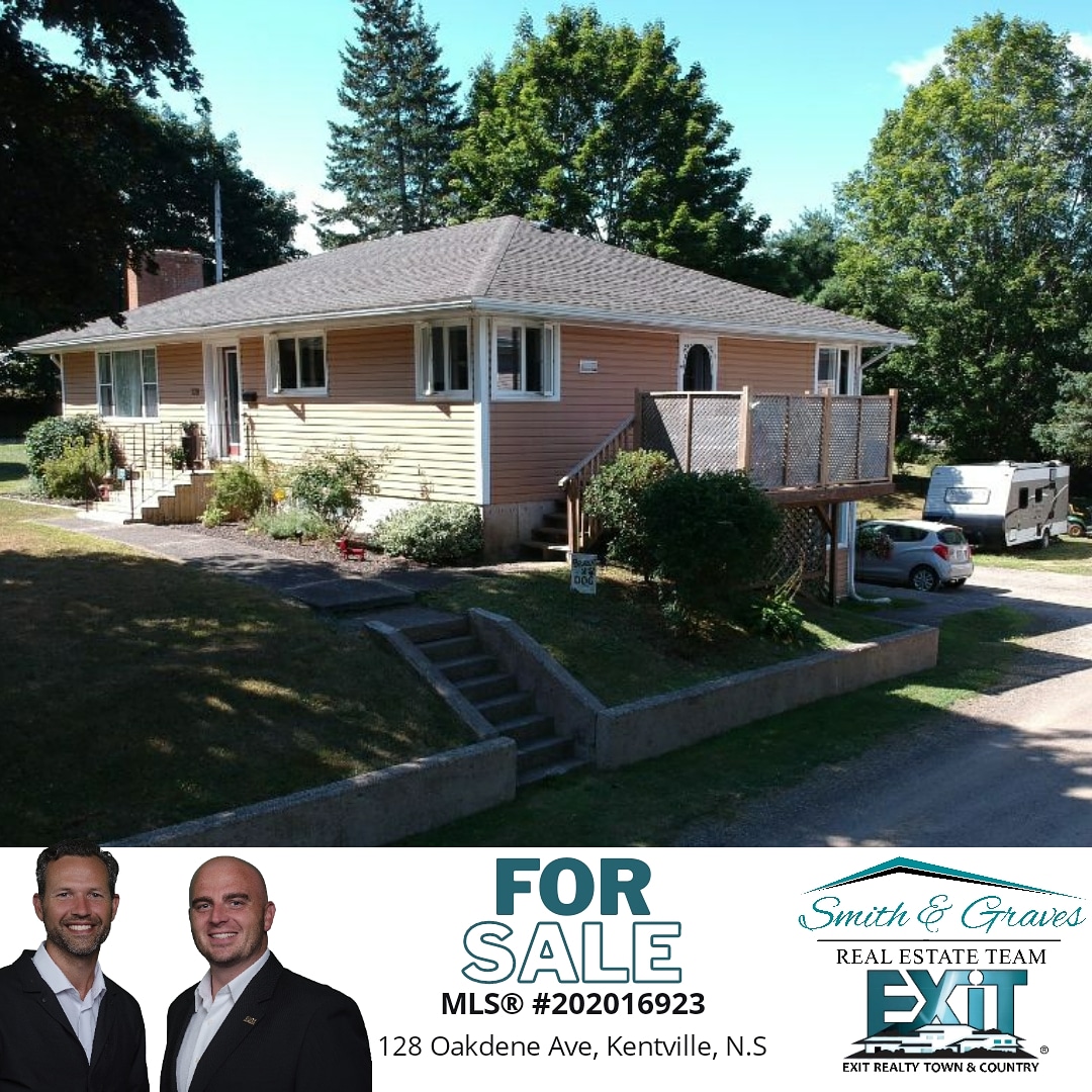 🔥NEW LISTING!🔥
🏠128 Oakdene Avenue, Kentville 
📞902-691-4667 
💻AgentGraves.com
🛏 6 🚽 2  property in Kentville!
#callexit #exitrealty #exitrealtytownandcountry #annapolisvalleyrealestate #eastcoast #agentrgraves #novascotiarealestate #movetonovascotia