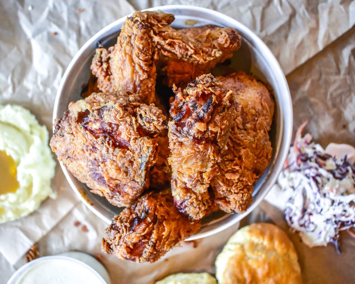 leaguekitchen's tweet photo. Belterra, by popular demand! @LonniesFamousChicken is poppin up today. Call 512-595-7477 to order a Family Bucket for pick up from @leaguekitchen Belterra. 8 Pieces of Bone-in Chicken, Family-Style Mashed Potatoes and Gravy, Green Bean Casserole, Family &amp; Biscuits. https://t.co/6tK3g80LQ5