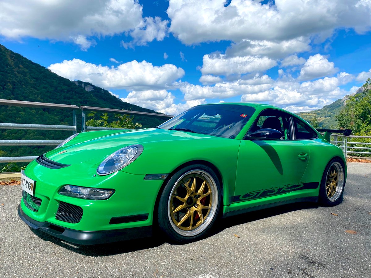 ForgelineWheels's tweet photo. Perfect for a drive in the French Alps? Pierre's #Porsche #GT3RS grips the road on #forgeline #GA3R! https://t.co/27P9CSMQAi https://t.co/njsRqrnMlU