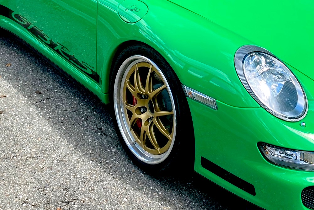 ForgelineWheels's tweet photo. Perfect for a drive in the French Alps? Pierre's #Porsche #GT3RS grips the road on #forgeline #GA3R! https://t.co/27P9CSMQAi https://t.co/njsRqrnMlU