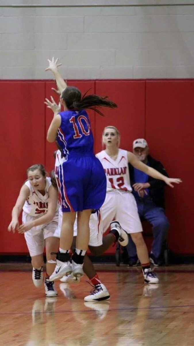 CopiahWBB's tweet image. A big HAPPY BIRTHDAY shoutout to 2015 graduate, former Lady Colonel, and current Assistant Coach, @K_Carpenter10! 

We are so grateful you decided to come back home and be apart of our program. We hope you’ve had a fantastic day!