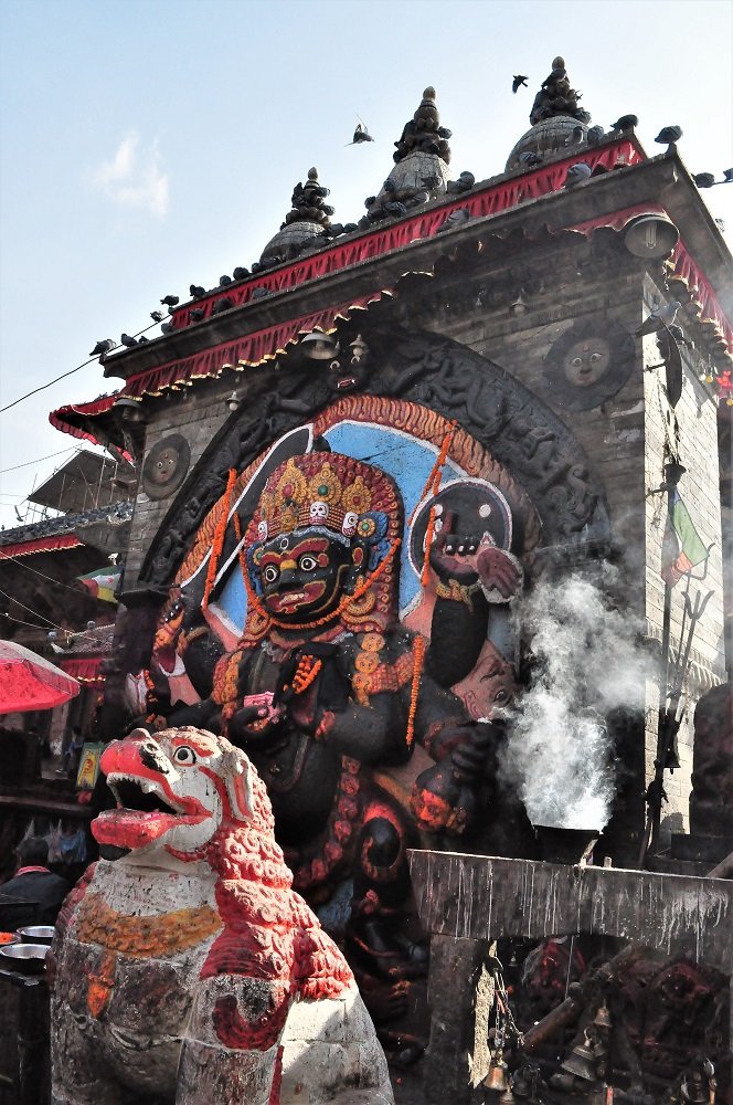#travel #travelphotography #Nepal #temples #hindu #shiva #bairawha #kali #kathmandu #puja #durbarsquare #photography #foto #fotografia