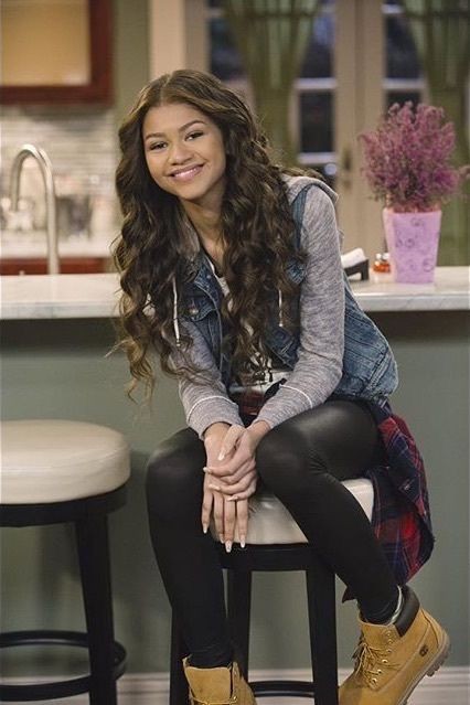 dovelies_always's tweet photo. @Zendaya @Zendaya 
Happy 24th (belate) birthday to this young beautiful girl. I can't believe that you are 24th alredy. You inspired me and you still does.Happy birthday for the girl who bring #KC like no one can. Hope you had a great day and that you are with your loved ones❤💟 https://t.co/723tSKb0xK