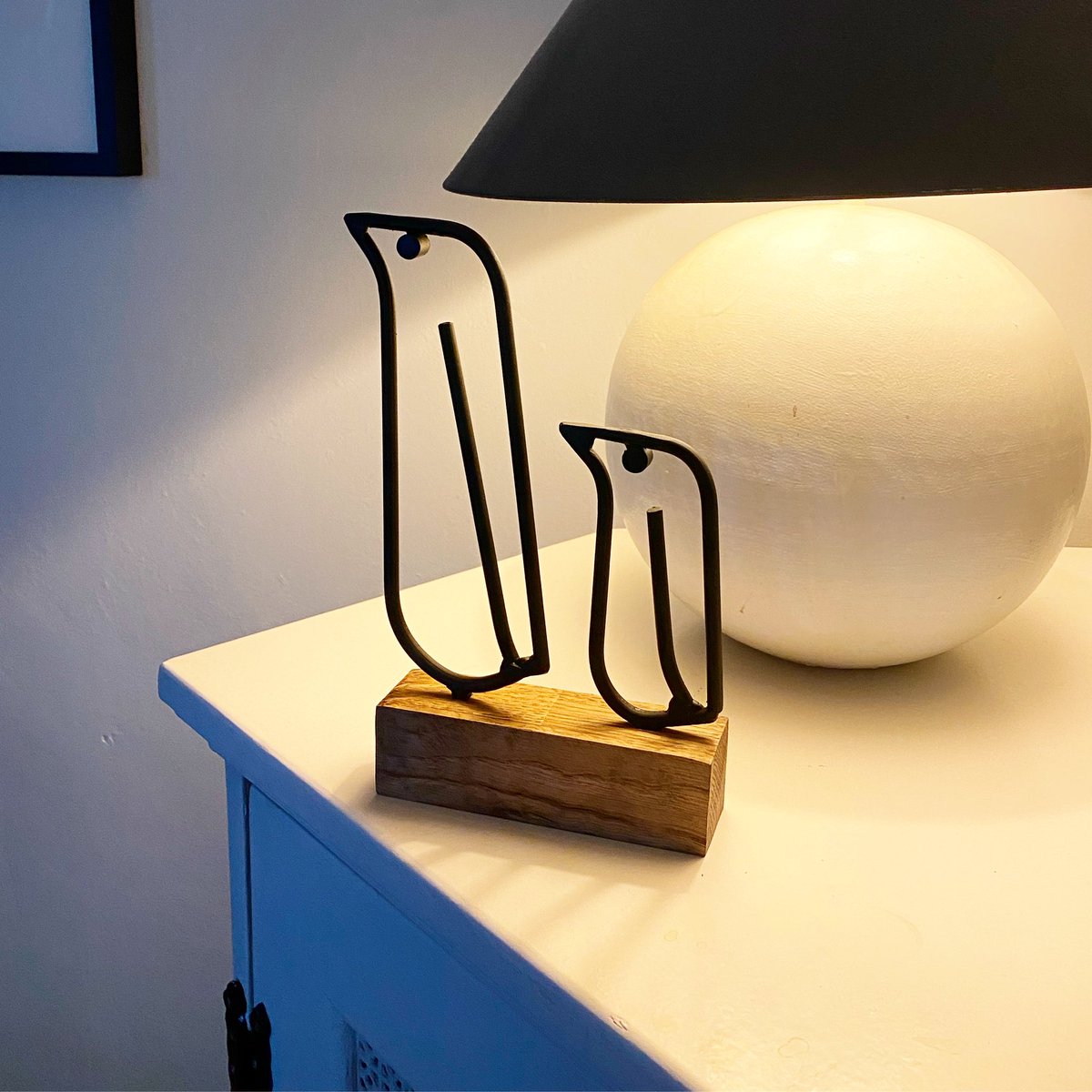 This cute little Penguin family!😍Available in combinations to match your own family. Available soon from hausform.co.uk

#penguin #ilovepenguins #christmas2020 #christmasdecor 
#birds #bird #hausbird #midcenturymodern #midmod #birdart #sculpture #birdsculpture #handmade