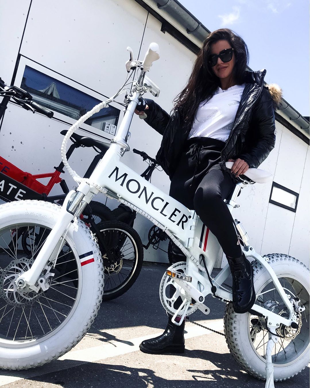 Moncler electric shop bike