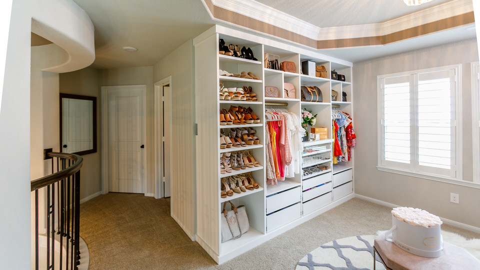 Transform any space into a boutique dressing room!⁠ Retweet if you love organized #closets!
closetfactory.com
#closetfactory #homedesign #HomeDecor #interiordesign