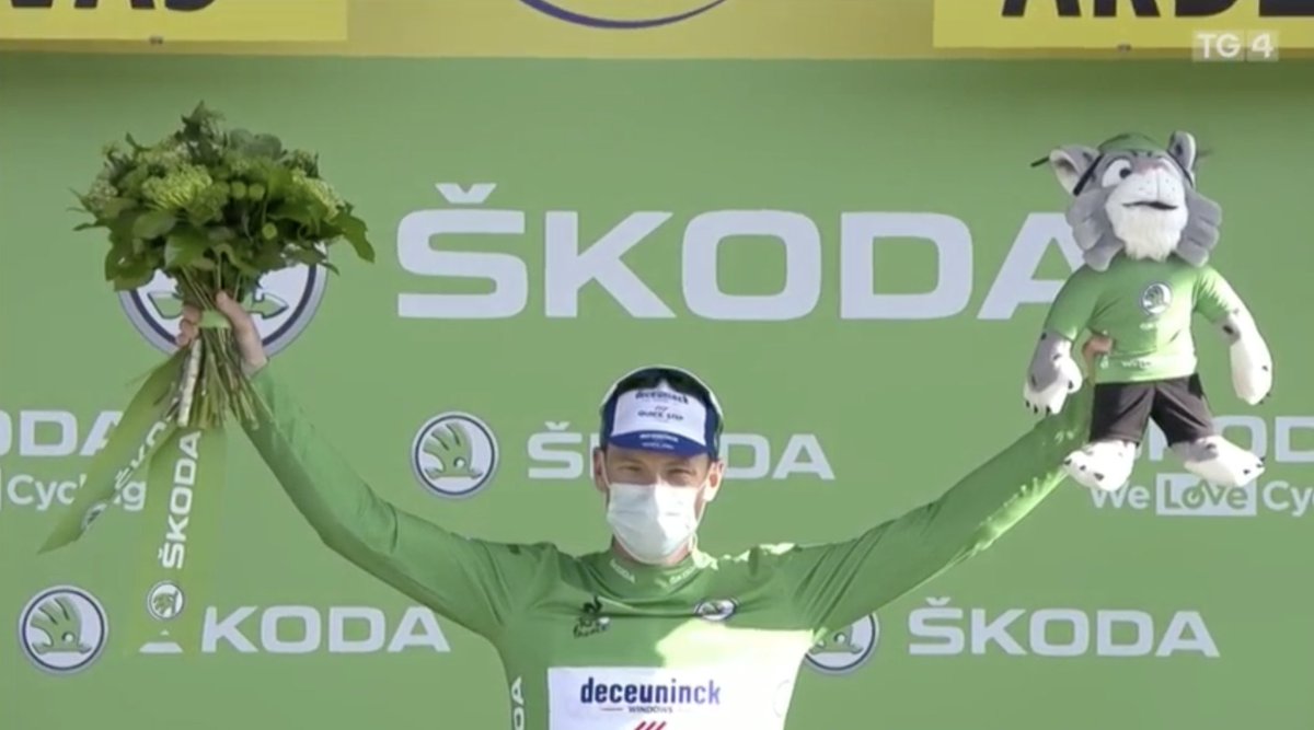 Maith thú <a href="/Sammmy_Be/">Sam Bennett</a> ar fheabhas, geansaí uaine ar fear na Siúire. <a href="/SportTG4/">Spórt TG4</a> <a href="/Paidiol/">Páidí Ó Lionáird</a>