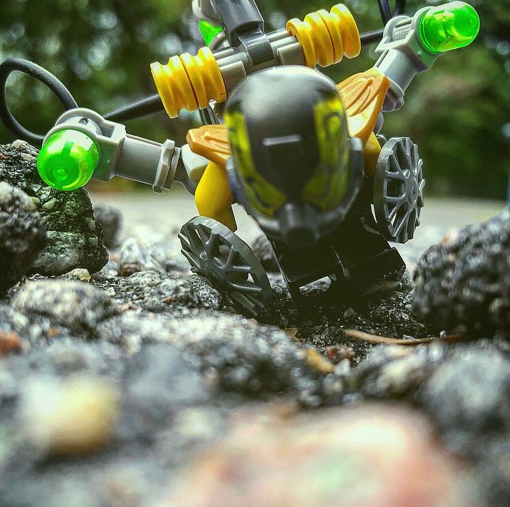BrickTaco_67's tweet photo. Acid is here, ready to strike without fear! This supervillain is really poisonus, watch out!
#lego #picture #poison #minifigure #fanmade https://t.co/HrUODTLGgI