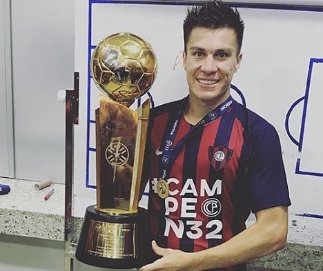 hinchadaspgy's tweet photo. Si pudiera volver a nacer, te vería cada día amanecer, sonriendo como cada vez, como aquella vez 🎶 https://t.co/j2sMe6G7X9