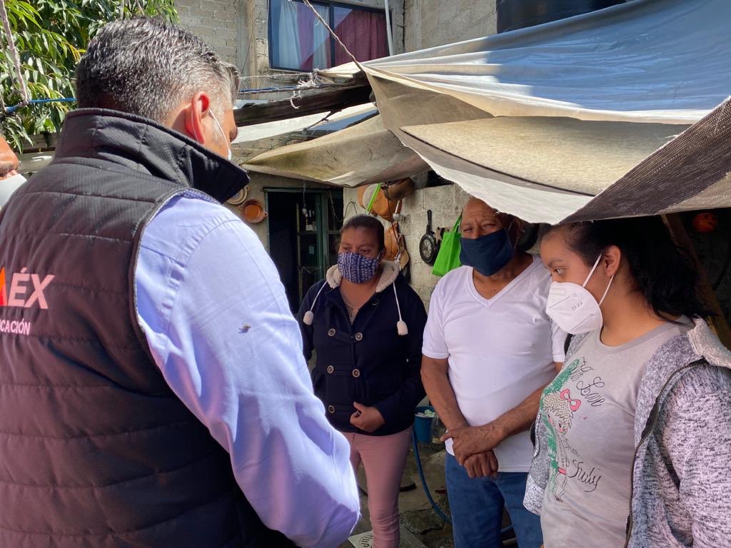 jorgegalileocv's tweet photo. Sumados a la extraordinaria iniciativa tanto de @alfredodelmazo como de nuestro secretario @alexfedezcam  #LaEscuelaCuentaContigo visitamos a MaríaDeLourdes #AlumnaRegularDeEPO90 le ofrecimos alternativas y apoyo para que #NoAbandonesTusEstudios. @israeljeronimol @SeducEdoMex https://t.co/0REQFz7M1A