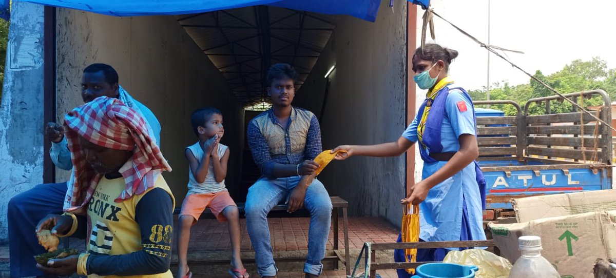 SaloKujur's tweet photo. During this pademic situation our Rovers and Rangers of Bargaon iti group of Odisha State Bharat Scouts and Guides distributes hand made masks to the needy people in different places. 

#bsgindia 
#OSBSG 
#worldscouting 
#mopindia 
#stcbargaoniti 
#happyscouting 
#BWF https://t.co/ti9WYs8ond