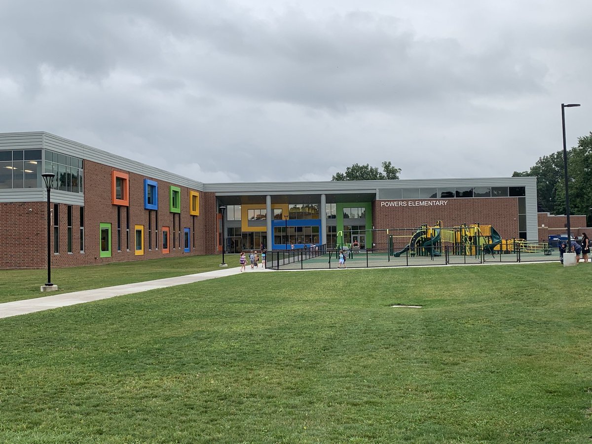 It is great to have students back in this beautiful school again.  Thank you Amherst community ⁦<a href="/GPDGroup/">GPD Group</a>⁩ ⁦<a href="/ICONOhio/">ICON</a>⁩ and ⁦<a href="/OHFacilities/">OFCC</a>⁩ for making this happen!! #AmherstComets