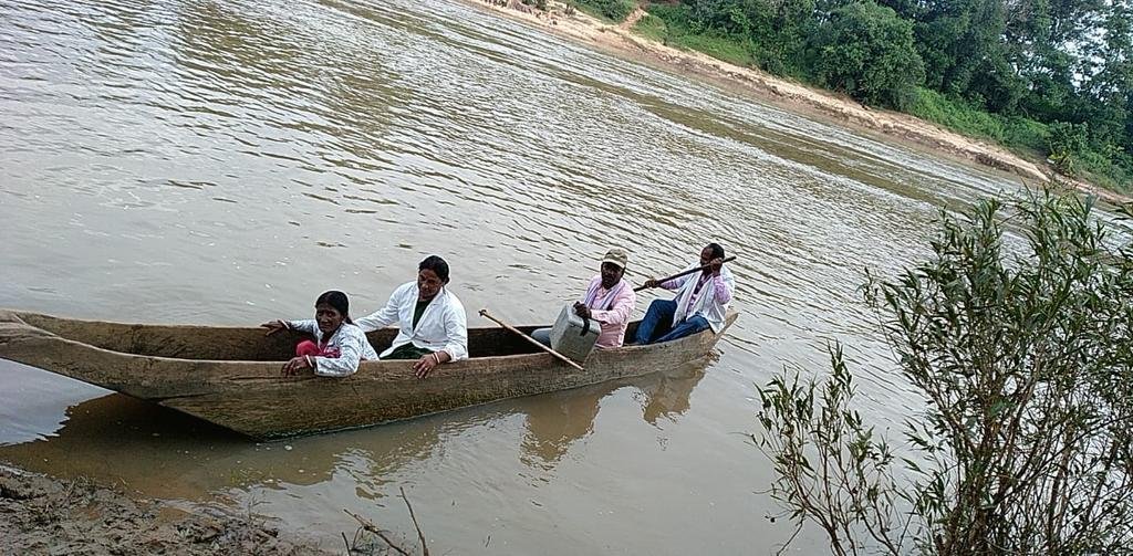 #स्वास्थ्य विभाग के #तारणहार.....
         #जब_RHO खुद बन जाते हैं #पतवार....
नदी में बाढ़ के बावजुद राष्ट्रीय कार्यक्रम हेतु जाते हुए RHO....
#सलामRHO
#RHOकोरोनावारियर्स
<a href="/bhupeshbaghel/">Bhupesh Baghel</a> 
<a href="/TS_SinghDeo/">T S Singhdeo</a> 
<a href="/MohanMarkamPCC/">MOHAN MARKAM</a> 
<a href="/RahulGandhi/">Rahul Gandhi</a> 
<a href="/PMOIndia/">PMO India</a>
<a href="/INCChhattisgarh/">INC Chhattisgarh</a>