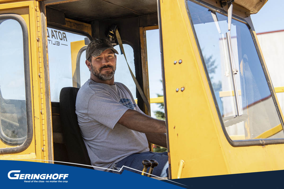 Geringhoff's tweet photo. "From determining what our production lines need to monitoring shipments from Germany, no two days have ever been the same in my 11 years at Geringhoff and I love that!” said Daniel Kurtz, Logistics. | #agequipment #aglogistics #teamwork https://t.co/wwDXryTNkZ