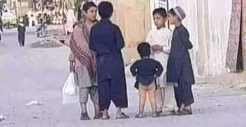 SajidaNuristani's tweet photo. د مکتبونو د پيليدو سره سم  آزموينو د يو شمير زده کوونکو انديښنې راپارولي
😂😂😁 https://t.co/3pQGpbS1Eu