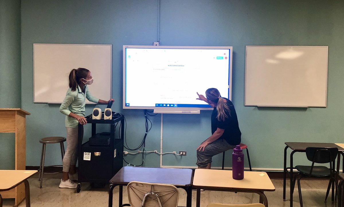 NS_NSTA's tweet photo. Teachers problem solving how to communicate in person and remotely. #NS_Tigers https://t.co/f4PneWP4UG