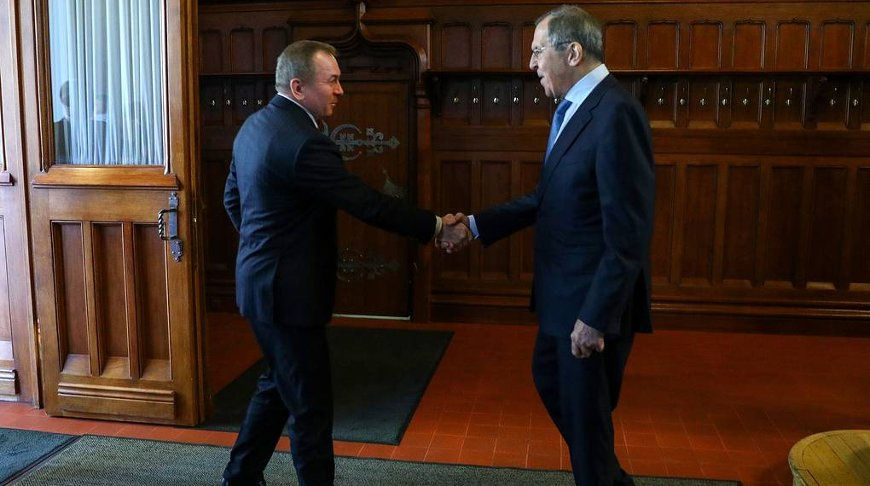 BeltaNoticias's tweet image. #Lavrov: Rusia suprimirá #intentos de utilizar sistemas #internacionales para apoyar #provocaciones contra Belarús

esp.belta.by/politics/view/…

#Belarus #Bielorrusia #Rusia @mfa_russia @SputnikMundo @BelarusMFA 
 
Foto de @tassagency_en