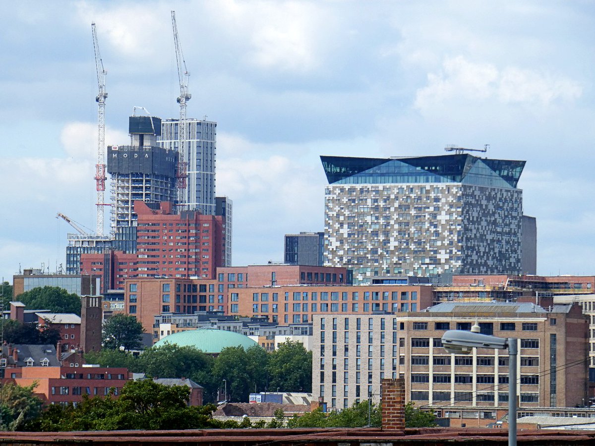 BuildsWeAre's tweet image. This says it all - Birmingham is growing fast!  The City to be in! Wonderful photo from @x_brum #BirminghamPassion from #PeoplewithPassion always at #ItsyourBuild and #BirminghamWeAre