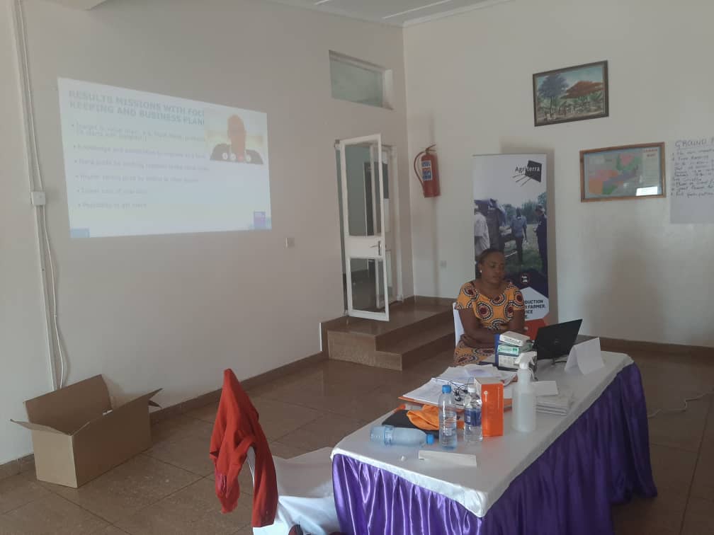 Working with farmers is a great experience never obtained frm school.Farmers  are so determined to feed the nation and world.No farmer No food and No future@Agriterra trained 17 farmers on Record keeping with the help of Agripooler@ronvanschaaijk virtually