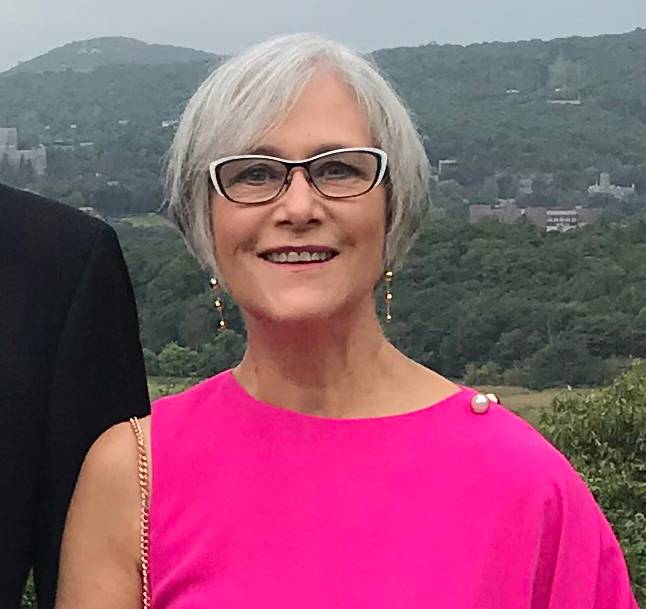 slualumni's tweet photo. SLU alum Ann Marie Ruhlin has led a colorful career in the arts. So why is she contributing to SLU’s #AcceleratingExcellence campaign by creating a scholarship within @SLUChaifetzBiz? Find out here: https://t.co/9Dd7Sjwmb0 https://t.co/yeHYnvcjo9