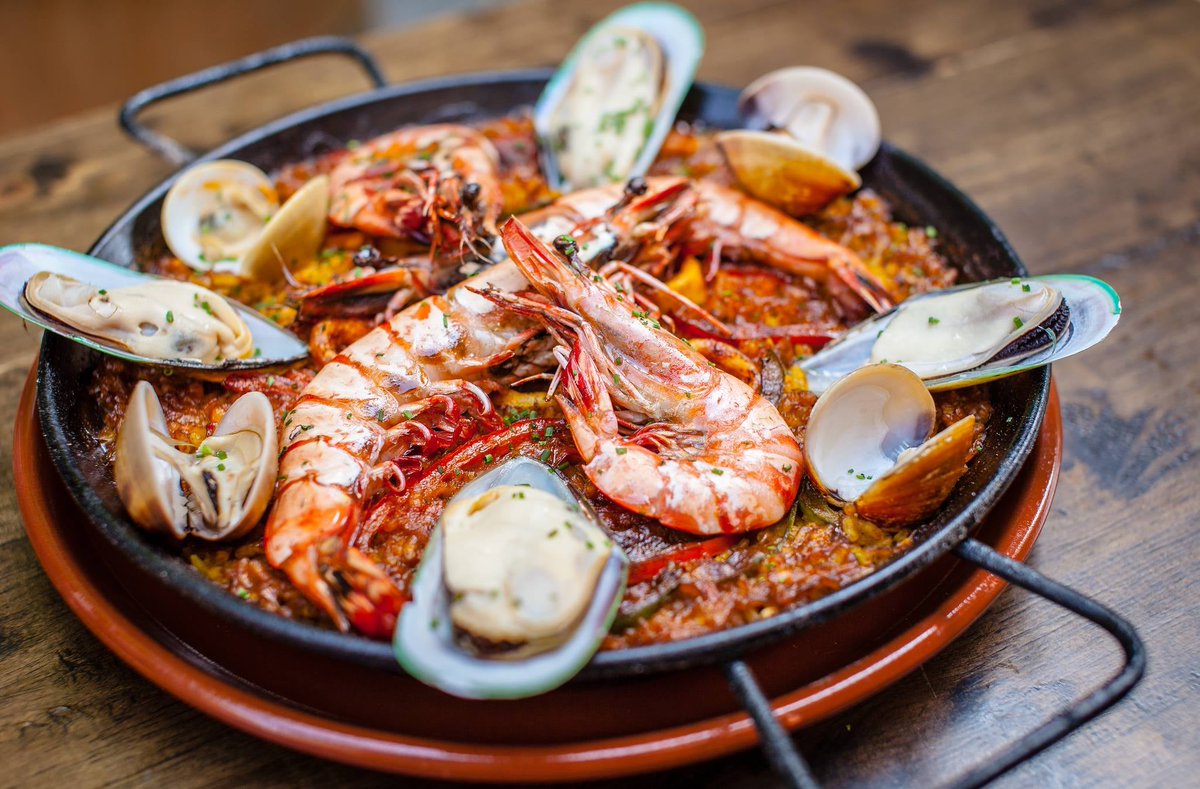 Erotisme, vreugde en heerlijke smaken. In een gerecht.
Paella de marisco met vleugels!

dekokmetvleugels.nl/paella-de-mari…