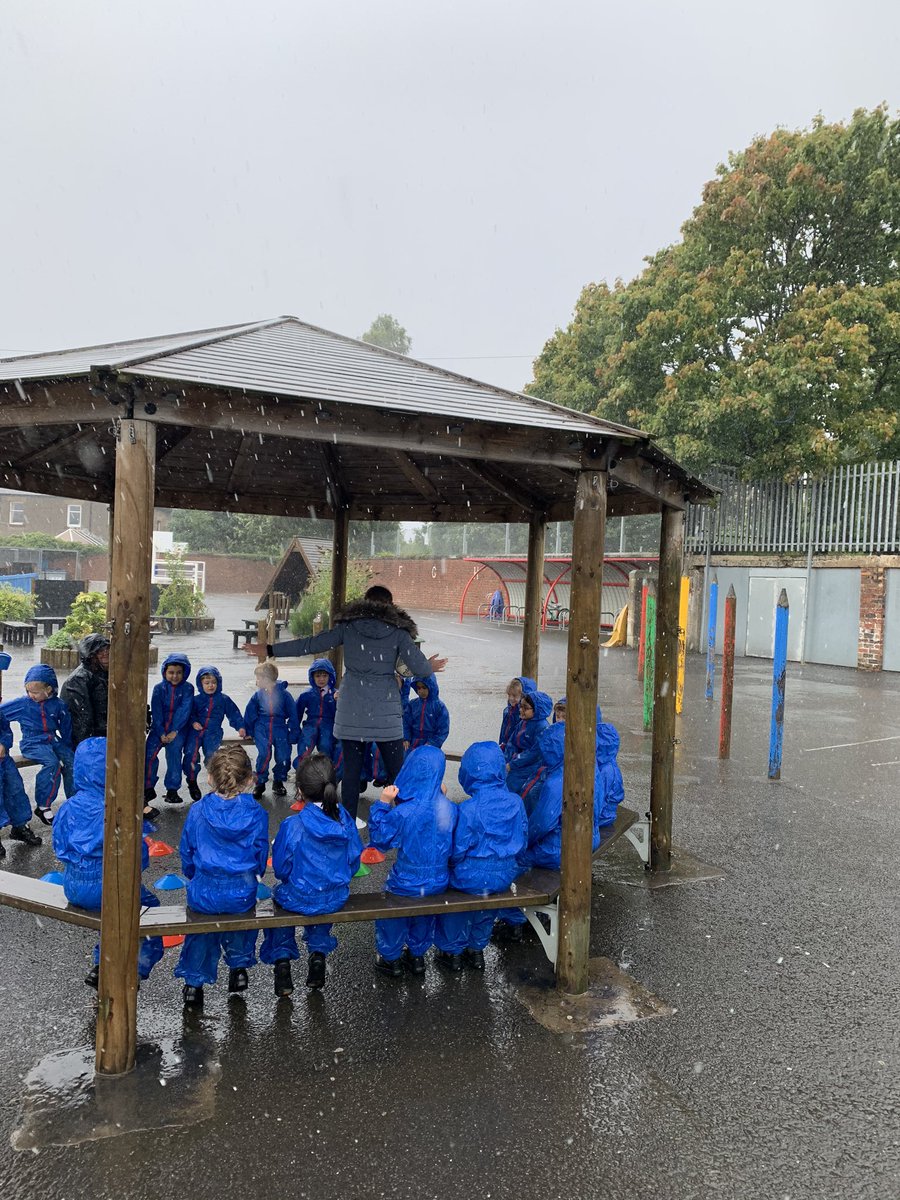 Giffnock PS tweet media