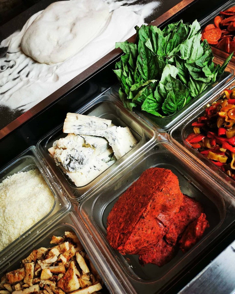 TIPsBrampton's tweet photo. Fresh..... It's best.
.
.
#yourworthit
#italianfood #foodporn #Italian #bestinbrampton #Brampton #pizza #ciboitaliano #calabria #calabrese #cucinaitaliana #tegliaromana #teglia #woodfiredpizza #newyorkpizza #rome #imadoughboy #instapizza #pasta #panino #paninoteca https://t.co/ksMSBZ6i5V