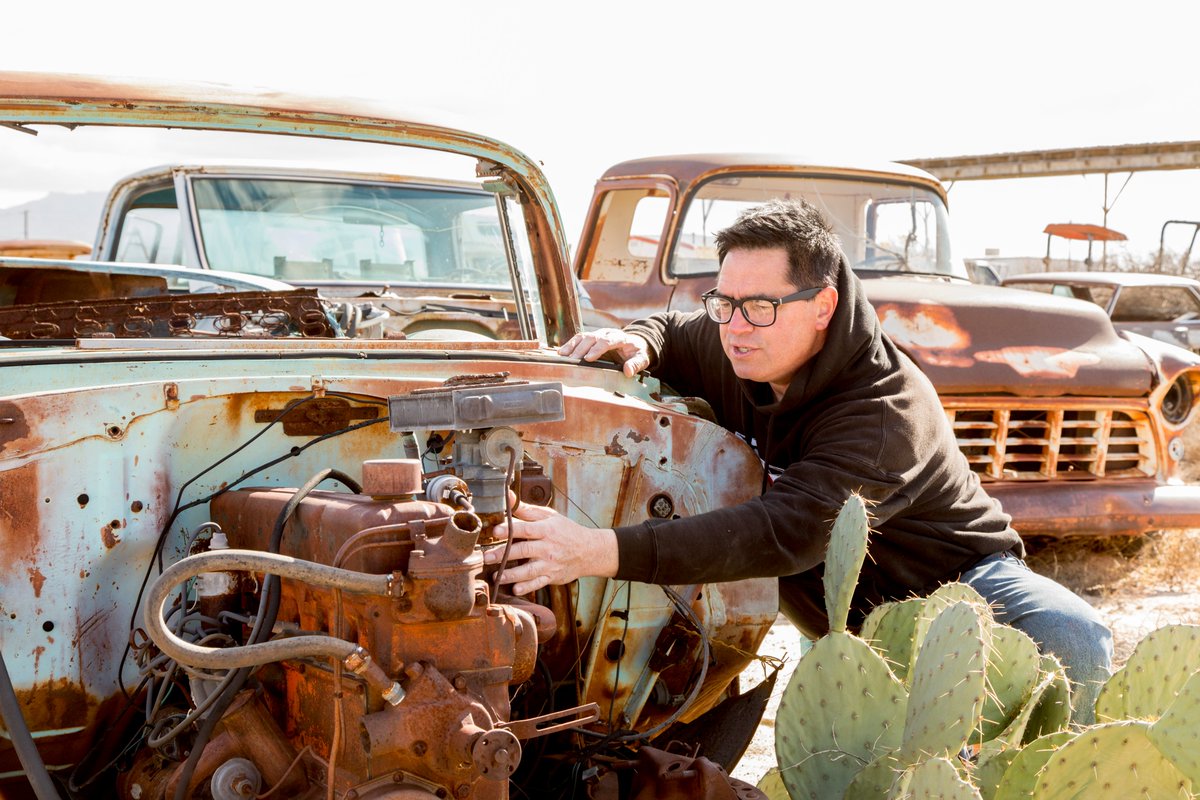 junkyardgold's tweet photo. High-winding small blocks or stump-pulling big blocks? Stream an all-new episode of @RoadkillShow’s Junkyard Gold NOW on the @MotorTrendApp! https://t.co/W4wleIF8h1

#Roadkill #JunkyardGold #MotorTrend https://t.co/pqew6BSkn8