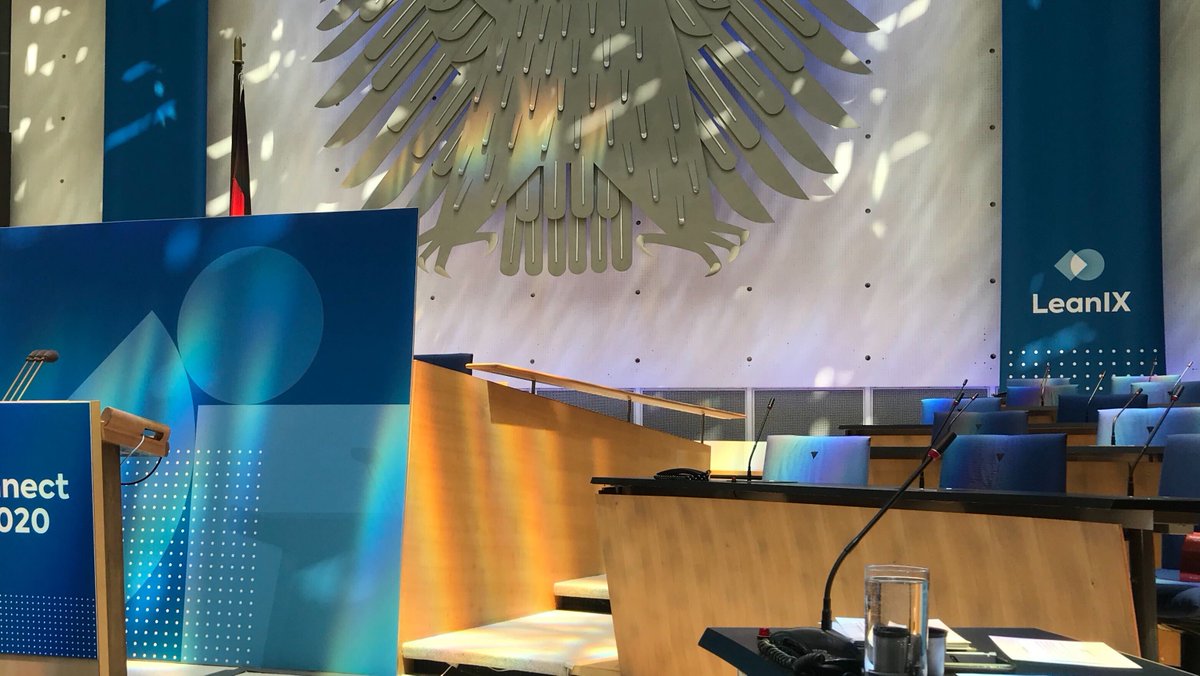 SAPLeanIX's tweet photo. Our next speaker is Andreas Nold, Director #EnterpriseArchitecture for Coca-Cola European Partners, who will present on #TransformationManagement. Tune in here! https://t.co/EfJROoPdas #EAConnectDays https://t.co/Axy5bnvOUb