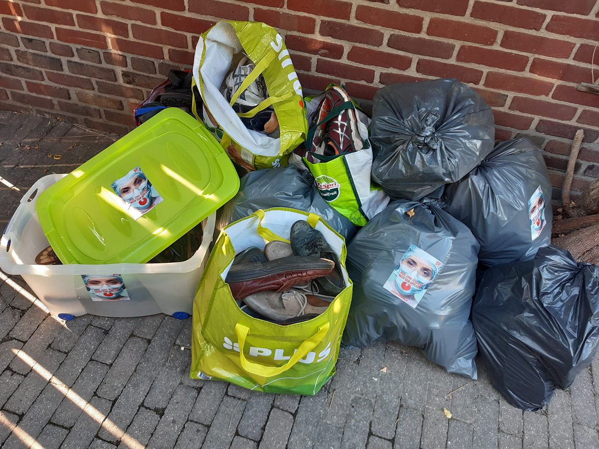 robert_limbach's tweet image. #SPLandgraaf   
Landgraaf BEDANKT. Een gigantische hoeveelheid schoenen gaat zaterdag 5 september naar het Malieveld te Den Haag. Onze zorgmedewerkers zullen deze steun enorm waarderen. Dank aan alle sympathisanten.
#Landgraaf #samensterk
#meerdanapplaus

🍅#SPjournaal🍅