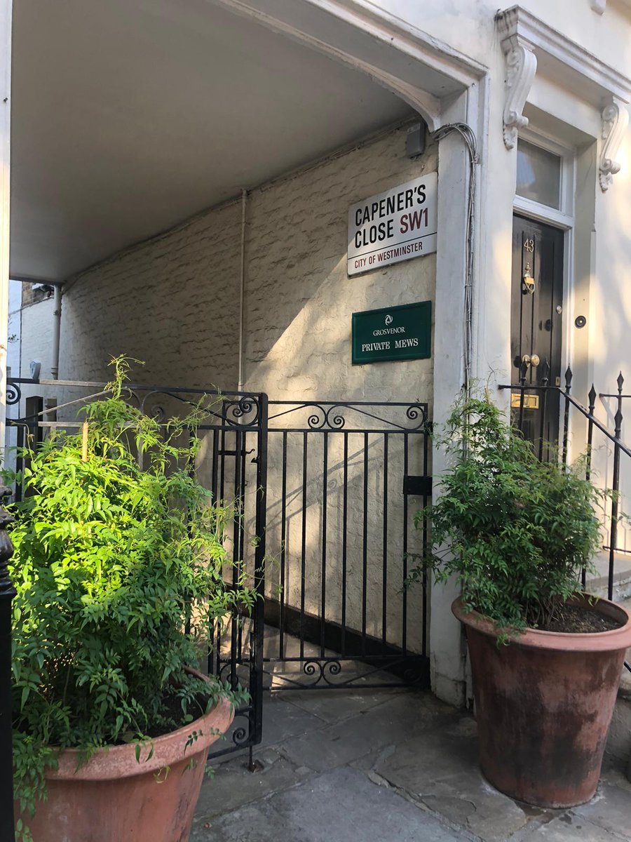 FibrePrime's tweet image. Our @JtecComms engineers are out and about this week connecting Kinnerton Yard and Capener&apos;s Close as part of the Kinnerton Street scheme for @MgmtByGrosvenor @Grosvenor_GBI #belgravia #fullfibre #telecoms