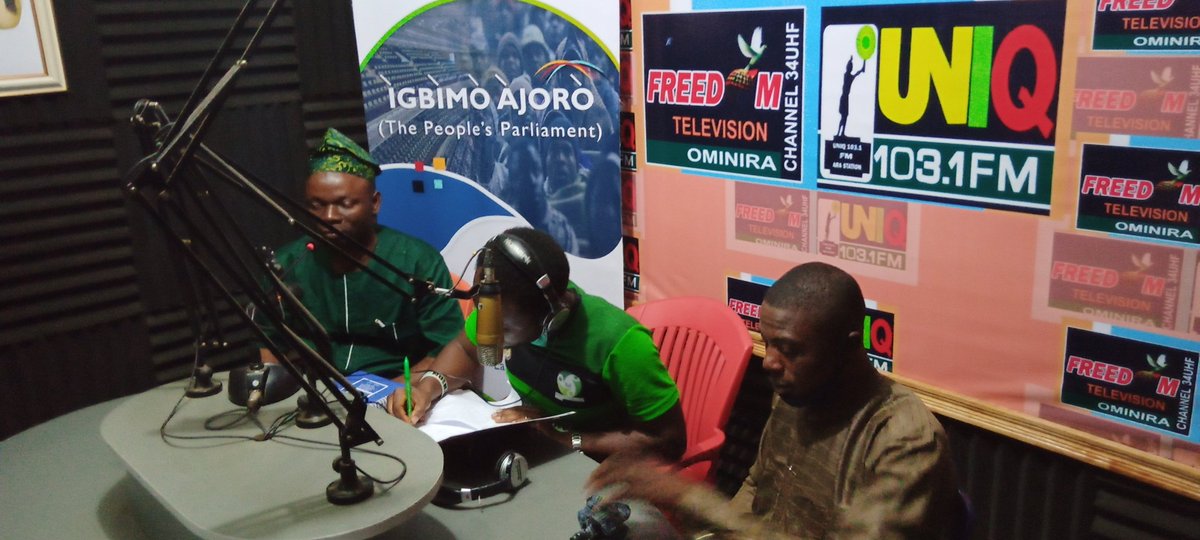 AdeyemiOlabode's tweet photo. How it went on the maiden edition of ÌGBÌMÒ ÀJORÒ sponsored by Rave FM foundation and U.S Consulate general, Lagos on Uniq 103.1 FM, Ilesa today. We discussed the proposed "Water Bill" as it affects our society.
Cc.: @RaveFMFoundatn #UsConsulateLagos
@rave917fm
@FMOlanipekun https://t.co/dFUYarS2Uv
