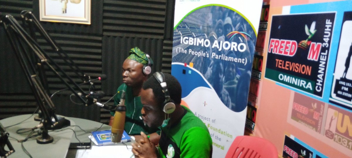 AdeyemiOlabode's tweet photo. How it went on the maiden edition of ÌGBÌMÒ ÀJORÒ sponsored by Rave FM foundation and U.S Consulate general, Lagos on Uniq 103.1 FM, Ilesa today. We discussed the proposed "Water Bill" as it affects our society.
Cc.: @RaveFMFoundatn #UsConsulateLagos
@rave917fm
@FMOlanipekun https://t.co/dFUYarS2Uv