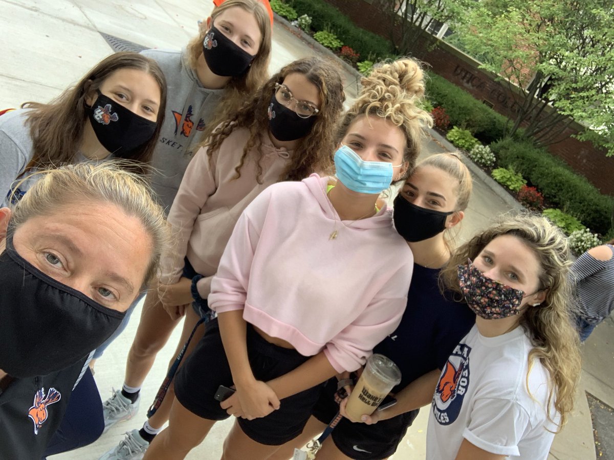 UticaHoops's tweet photo. #WalkaMileUC #UCommUNITY @uticaadmissions @uticacollege https://t.co/RKIieKK2gE
