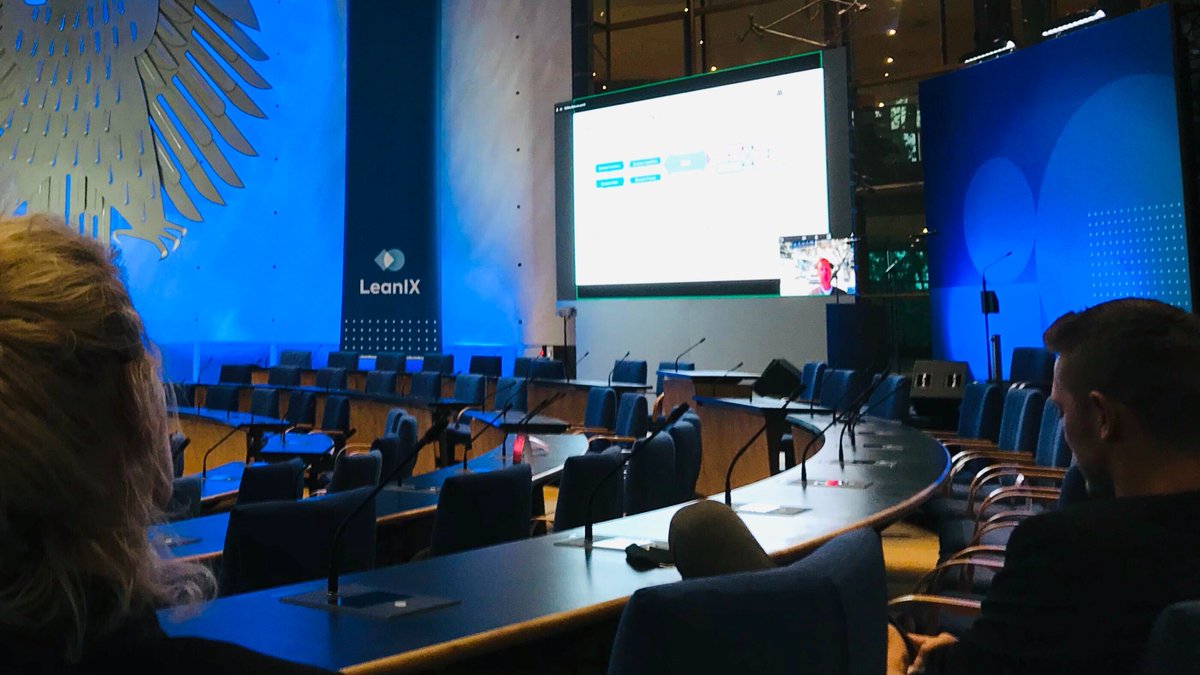 SAPLeanIX's tweet photo. “Understanding which data is going from where to where, and through which interface, is more important than ever,” Bernardo Tarillion of @MagnaInt. Join our final sessions! https://t.co/vGsdv3ng0M #EAConnectDays https://t.co/ImaAnLlCs1