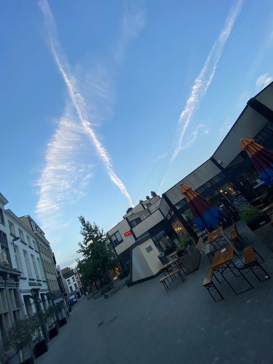 5G of is antwerpen woke ???? Er staat weer een N in de lucht <a href="/NathanxAcid/">Nat Han</a>