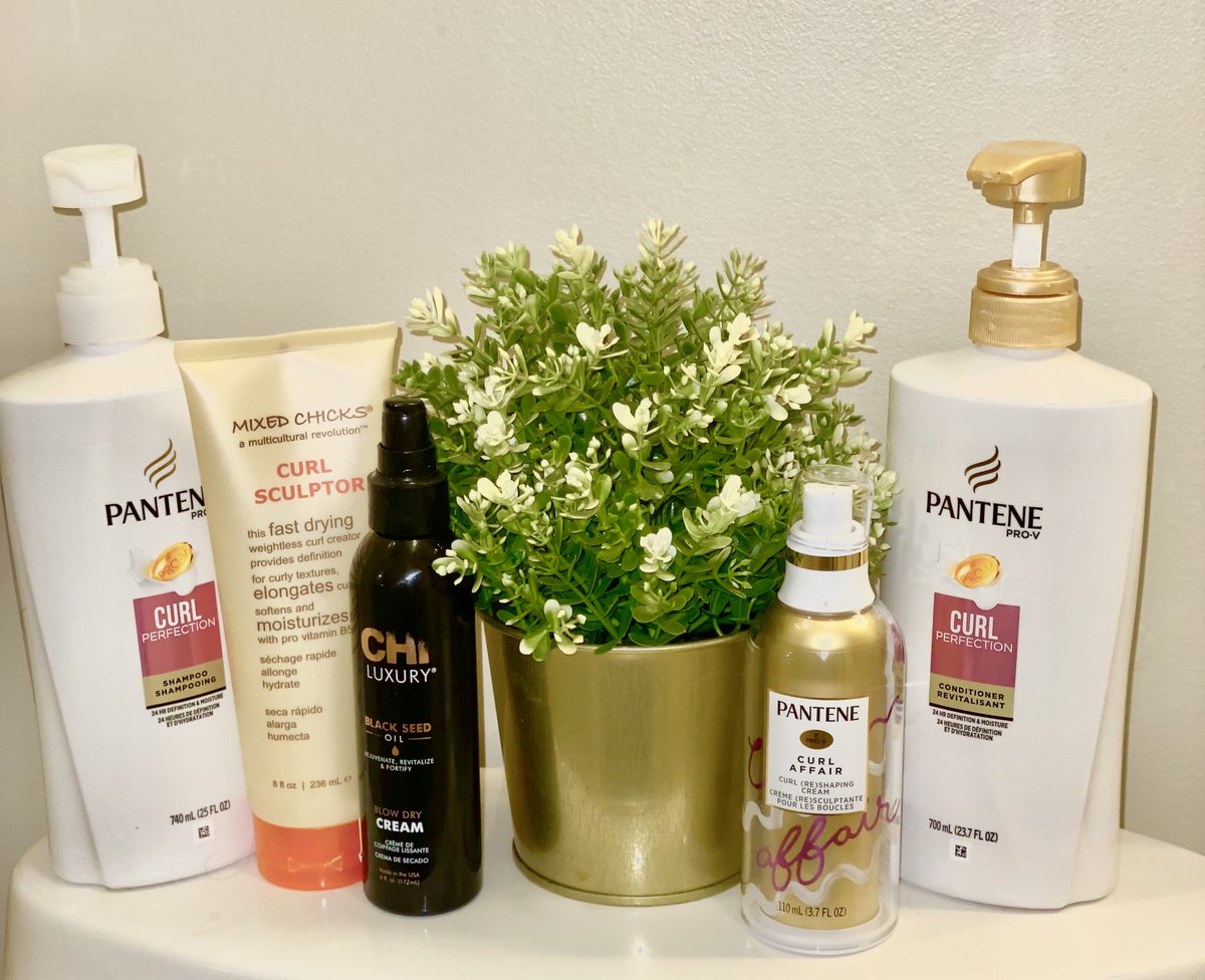 Curly hair is always a hassle, but these are my favorite products lately to hydrate my curls and keep them looking nice even the day after a wash! #CurlyHair #CurlyHairMethod #CurlyGirl <a href="/Pantene/">Pantene Pro-V</a> <a href="/mixedchicks/">Mixed Chicks</a>