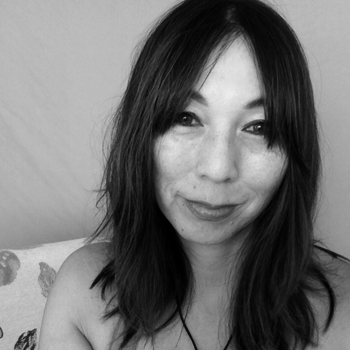 e_manilee's tweet photo. i haven't cut my hair since last december, but finally went yesterday. a lil nervous, but so happy i did...there's nothing like that feeling of letting go of old energies! ✨ here are a couple shots 📸 #bangsareback 🙂 #love #gratitude https://t.co/F1Jkfs3p6Z