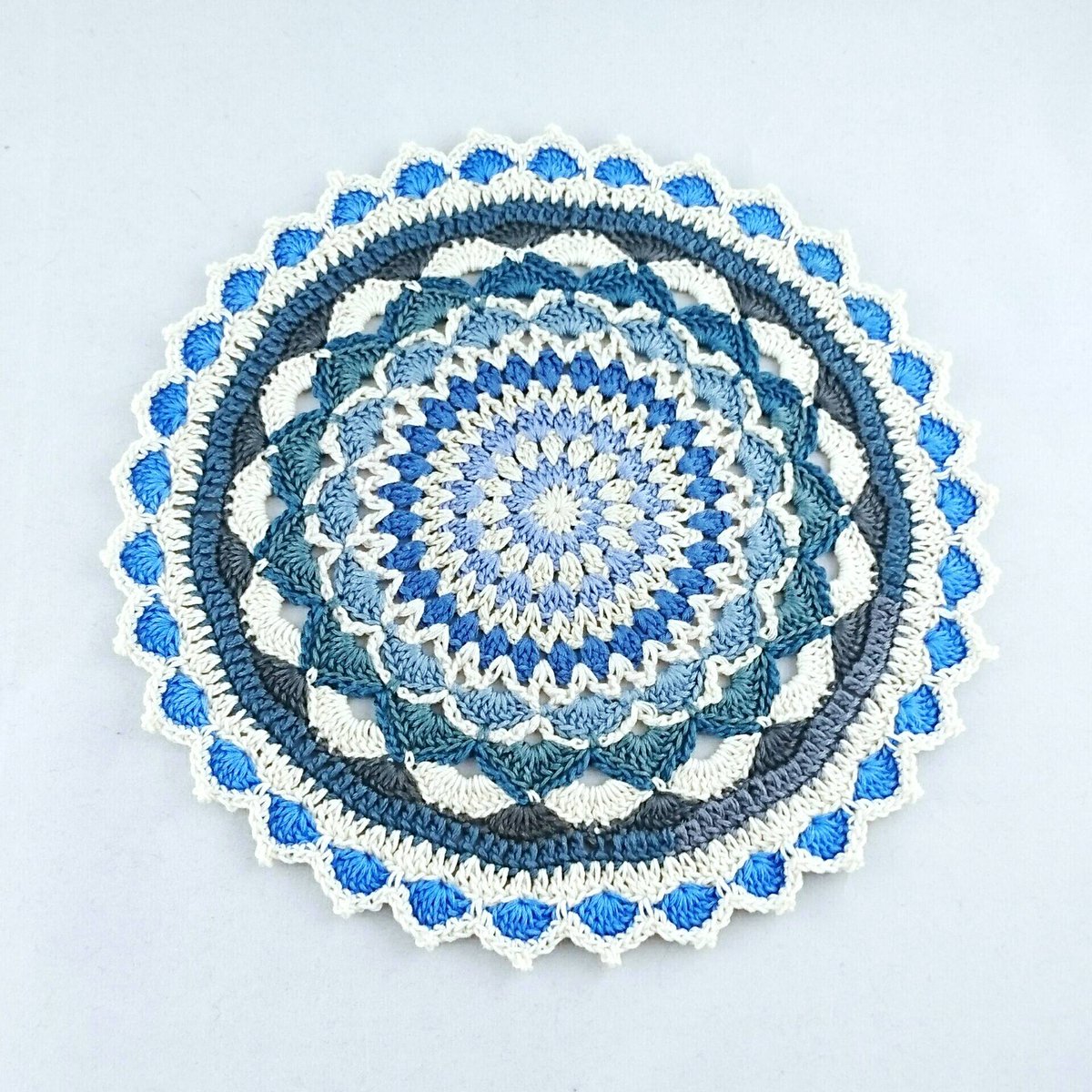 BezCreations's tweet image. Handmade cotton crochet mandala doily 9&quot; ow.ly/Awk330r7prp #handmadehour #favehandmade #craftbuzz