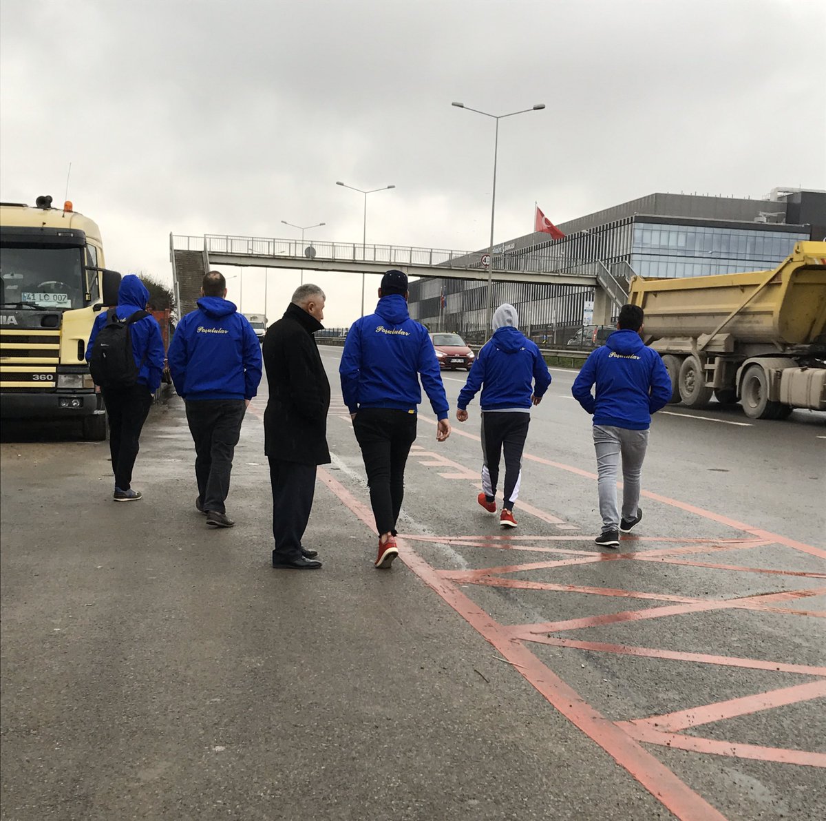 Nerde kendini bilmez çocuklar!!  #BucasporKapatılamaz