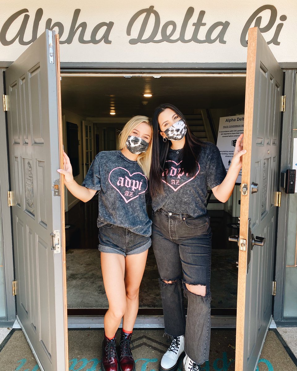 Our President and Recruitment Chair loved opening the (virtual) doors for Set 2 &amp; we are so excited to have more amazing conversations this weekend! 💗 #wlfeowednesday #azadpi