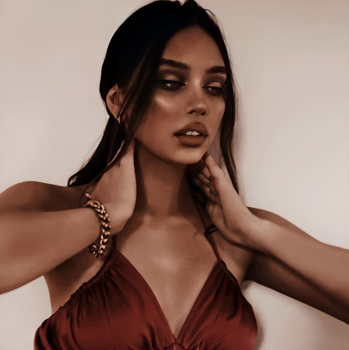 #NewProfilePicture.
ㅤㅤㅤㅤ𝖑𝖆 𝖓𝖚𝖎𝖙.