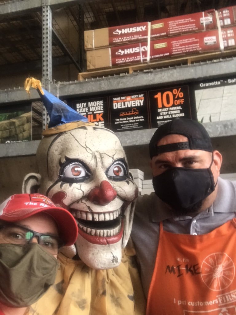 Here at 6505 we have some great Halloween displays. Come get you some@6505