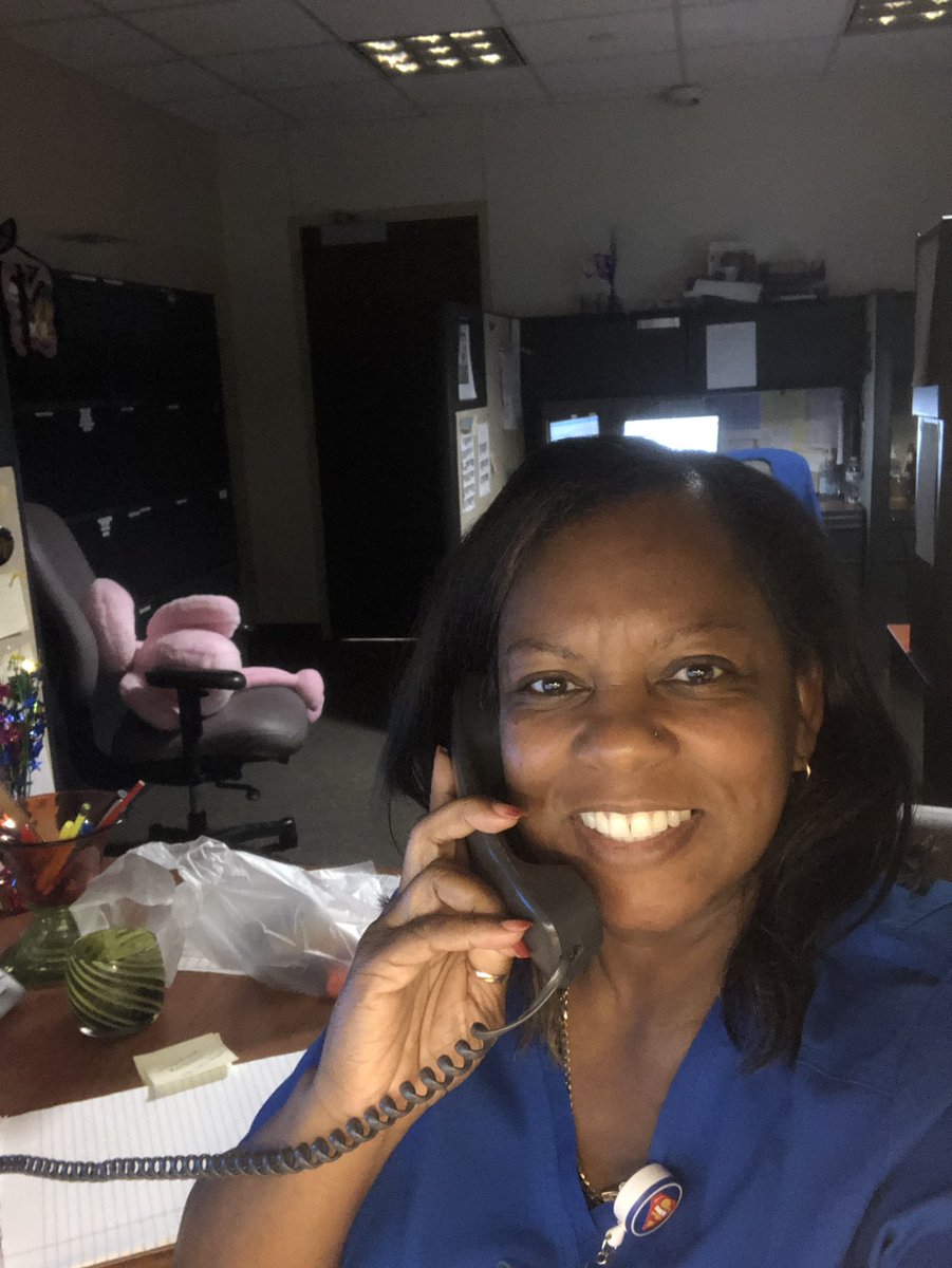 SherryLeakDixon's tweet image. Where in the world is Sherry today? Doing triage at the Cancer Center. #frontlineonthephoneline #floatnurse #essentialeveryday #EssentialWorkers