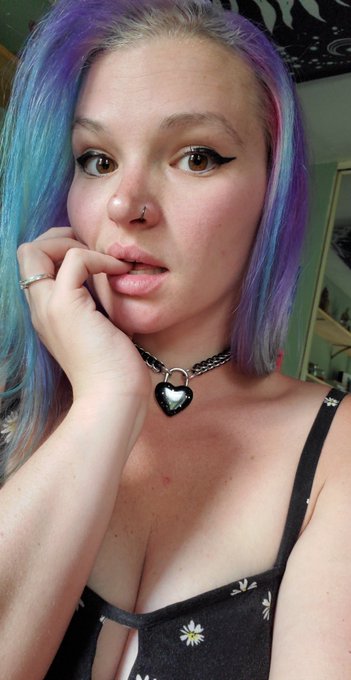 Vote for @misslunawild in the MV Pucker Up Contest   @manyvids https://t.co/9HnoZTcXy6   Rewards are<a class="tags" href="/tag/misslunawild">@misslunawild</a><a href="/tag/mvsales"class="tags"><span>#mvsales</span></a>