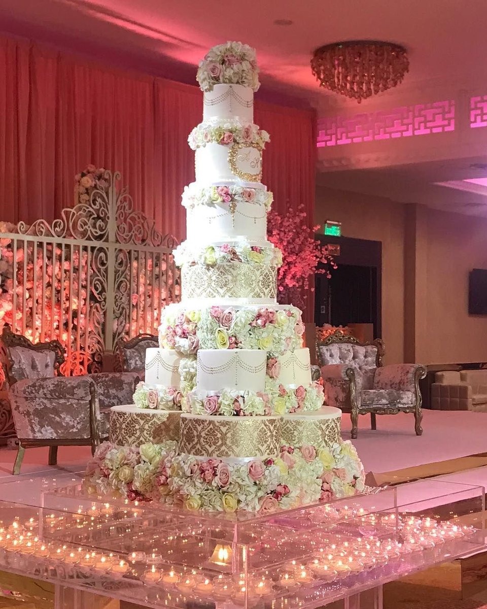 #بن_قاسم 
الكيكة بخيالي vs بالواقع: