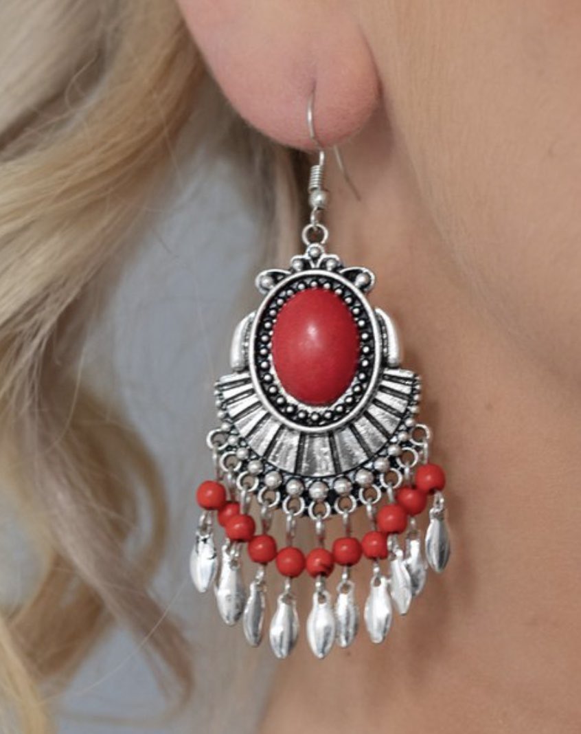 L5bling's tweet photo. I have some beautiful $5 jewelry   Shipping is Available https://t.co/6xy1MAia1h