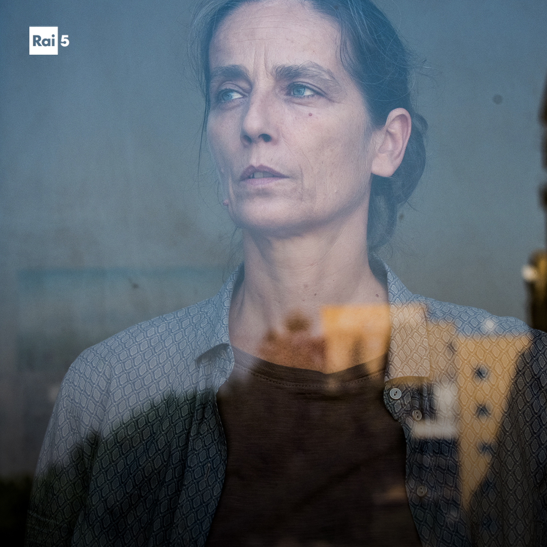 raicinque's tweet photo. Ogni lunedì alle 22.15 su #Rai5, appuntamento con un film in Prima Visione per #NuovoCinemaItalia: 🎬 🇮🇹
7/9 👉🏻 #DoveCadonoLeOmbre di V. Pedicini
14/9 👉🏻 #IlContagio di M. Botrugno e D. Coluccini
21/9 👉🏻 #IlPadreDItalia di F. Mollo
28/9 👉🏻 #LIntrusa di L. Di Costanzo https://t.co/fbdlt2QCwn