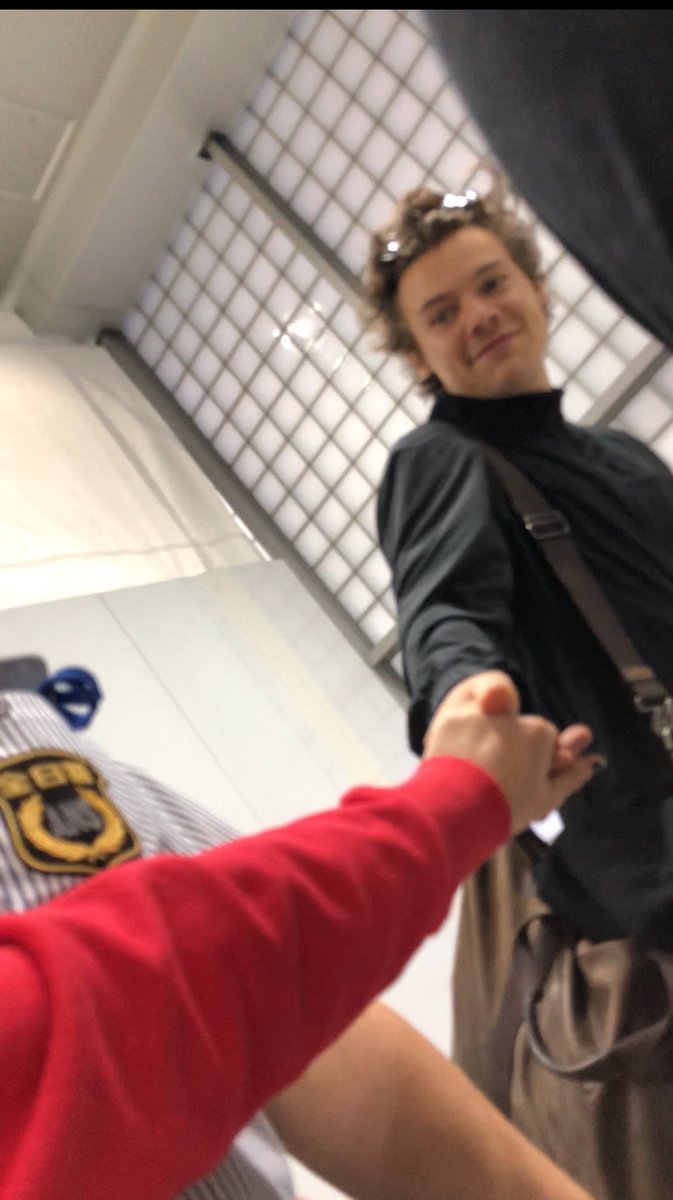 harry styles in japan- a beautiful thread;